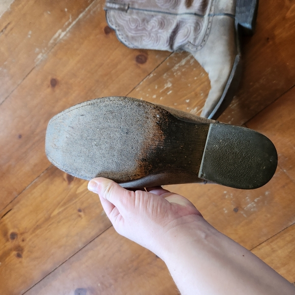 Womens Ariat boots - Picture 4 of 6